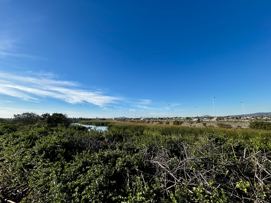 2 Bedroom Property for Sale in Waves Edge Western Cape